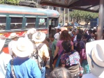 Bussen töms på folk i centrala Guatemala